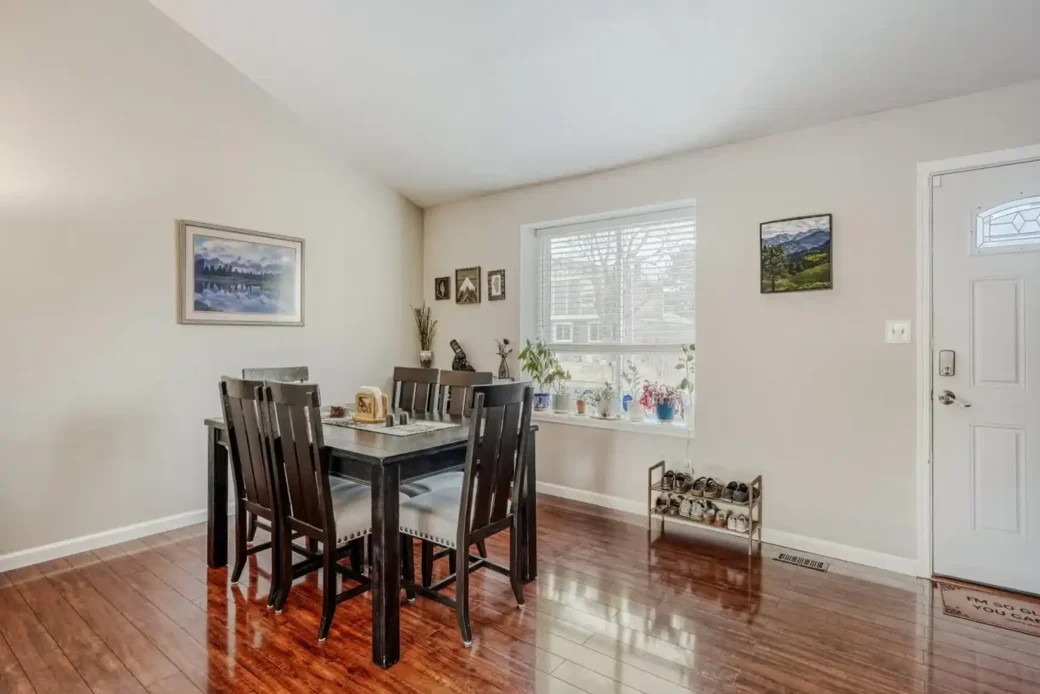 5856-s-routt-st-entry