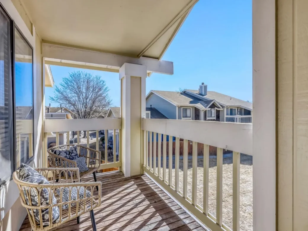w87-arvada-porch