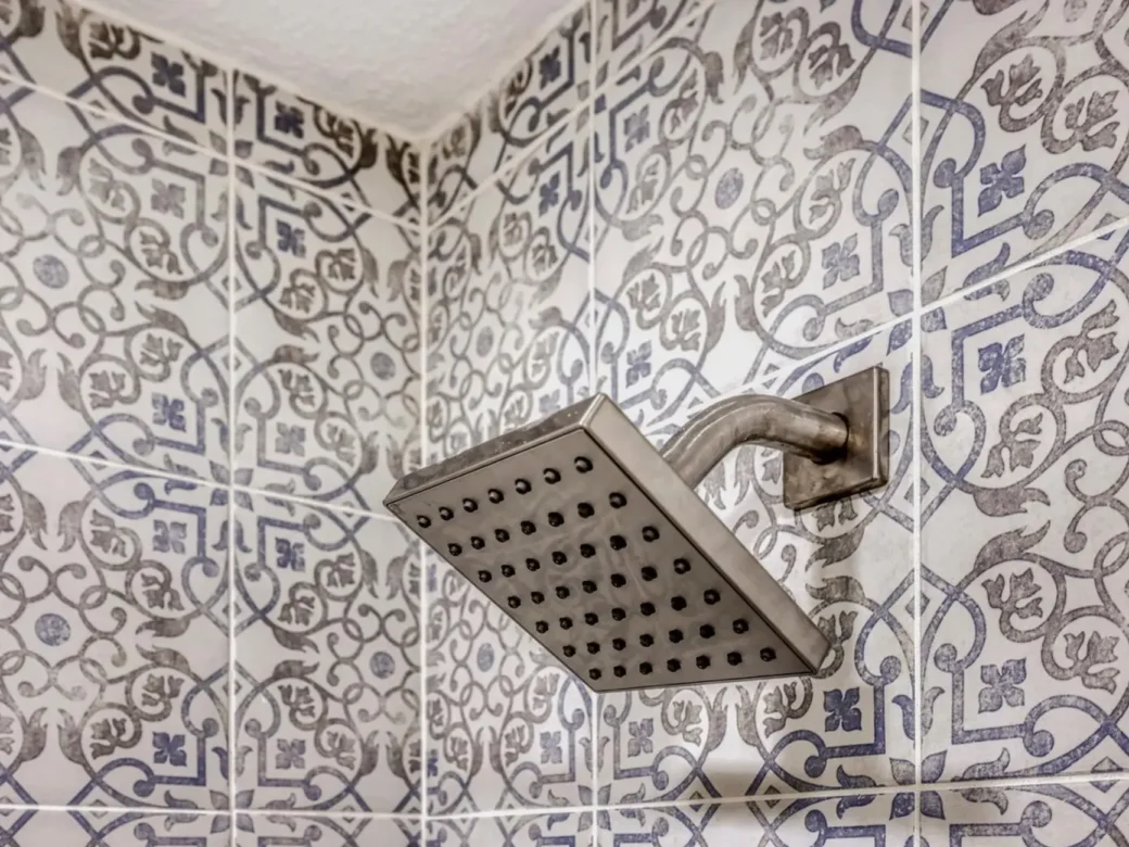 w87-arvada-shower-head